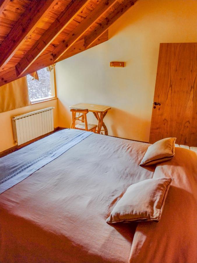 Hotel Y Cabanas Casa De Piedra Trevelín Extérieur photo