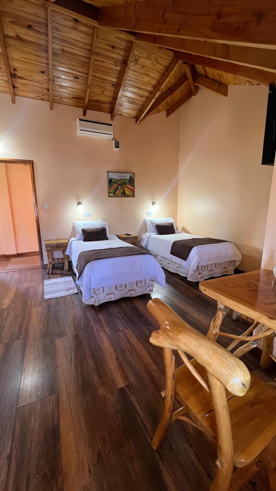 Hotel Y Cabanas Casa De Piedra Trevelín Extérieur photo
