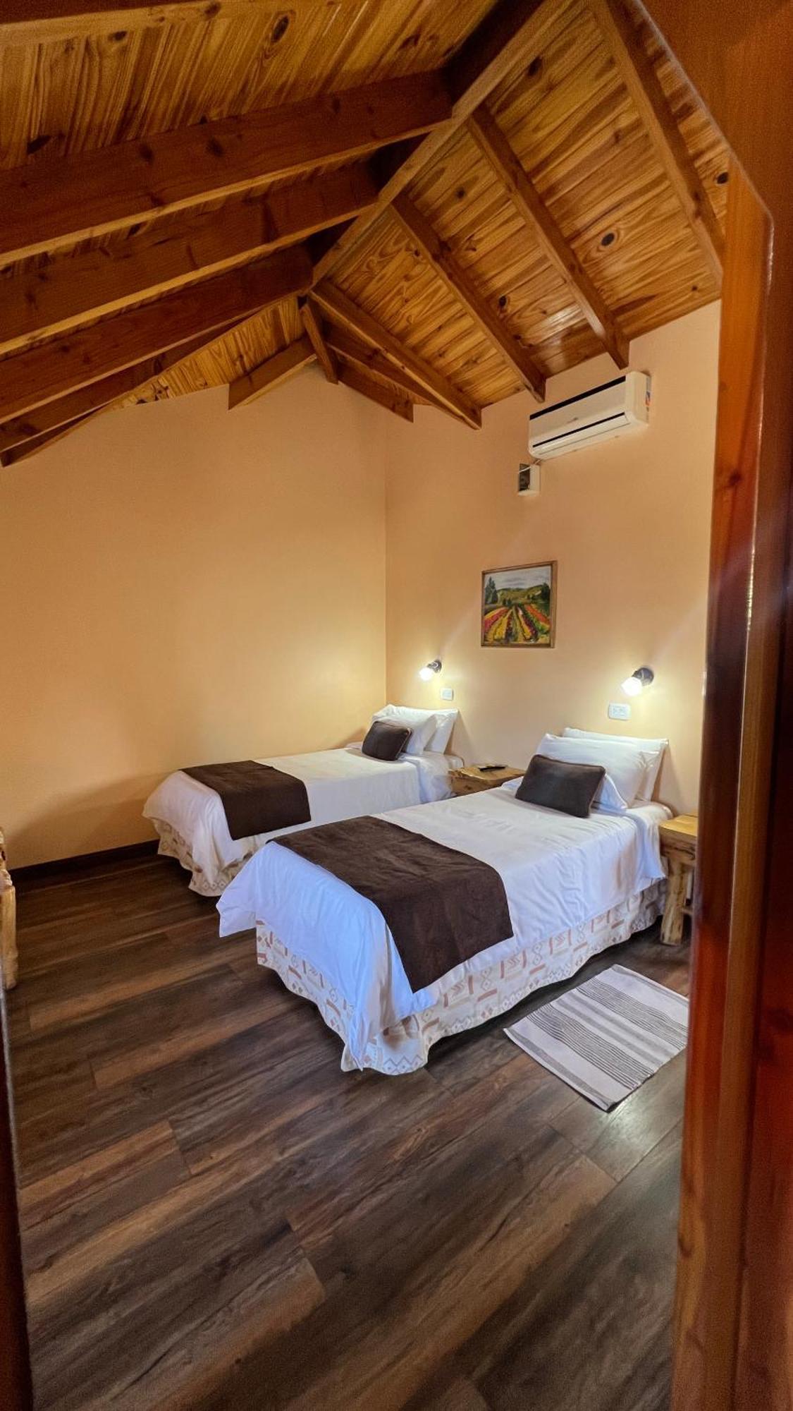 Hotel Y Cabanas Casa De Piedra Trevelín Extérieur photo